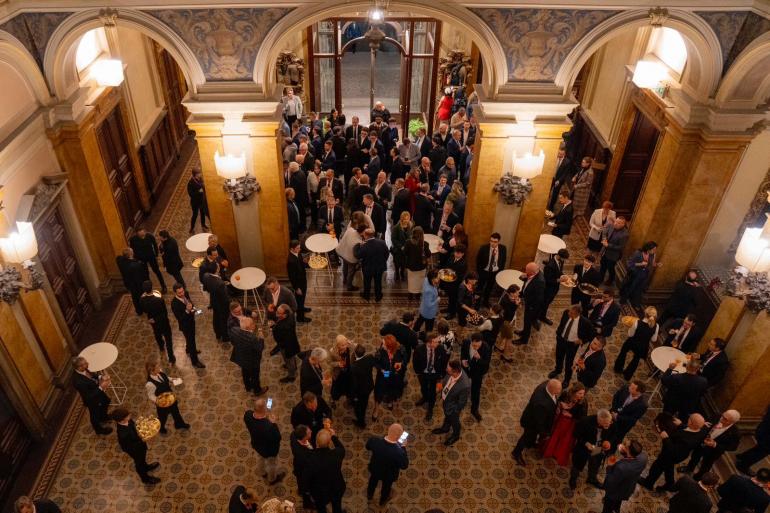 La serata di gala a Villa Erba